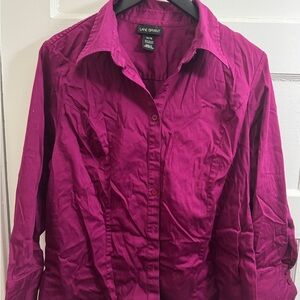 ⭐️Lane Bryant button-up. Beautiful fuchsia color. Size 14/16.